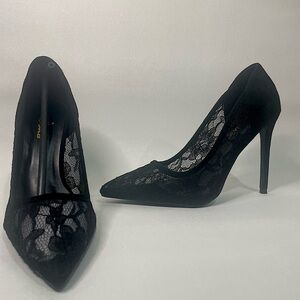 Lulu’s Black Lace Heels Size 7.5